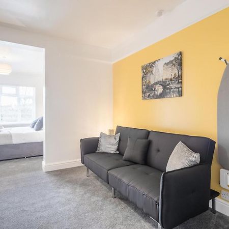 Private Room 5 With Kitchenette By Cb Stays No Minimum Stays CBG Esterno foto