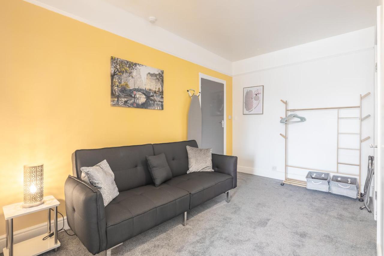 Private Room 5 With Kitchenette By Cb Stays No Minimum Stays CBG Esterno foto